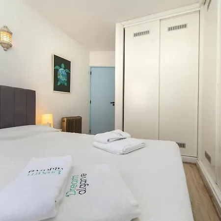 C22 - Beco Do Poco Townhouse In Da アパート *